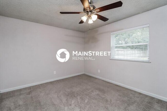 Building Photo - 3 Bedroom Pet-Friendly Home in Fort Worth, TX with Main Street Renewal