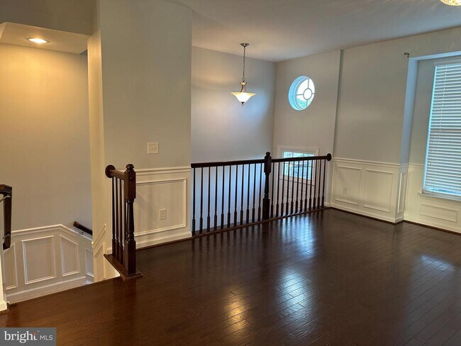 Building Photo - 9075 Alexander Way
