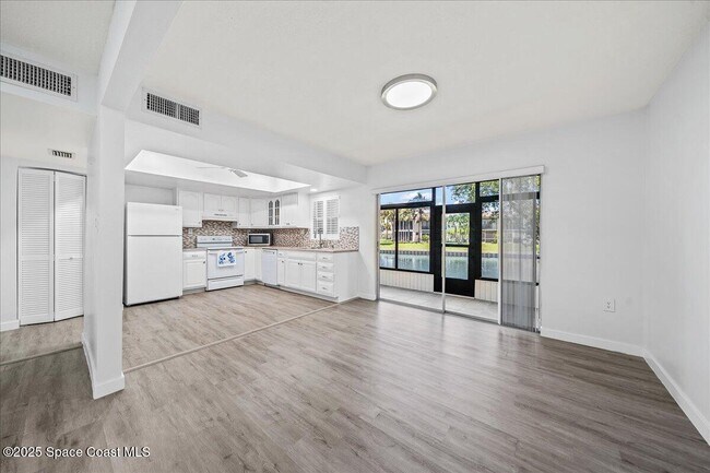 Building Photo - 413 Blue Jay Ln