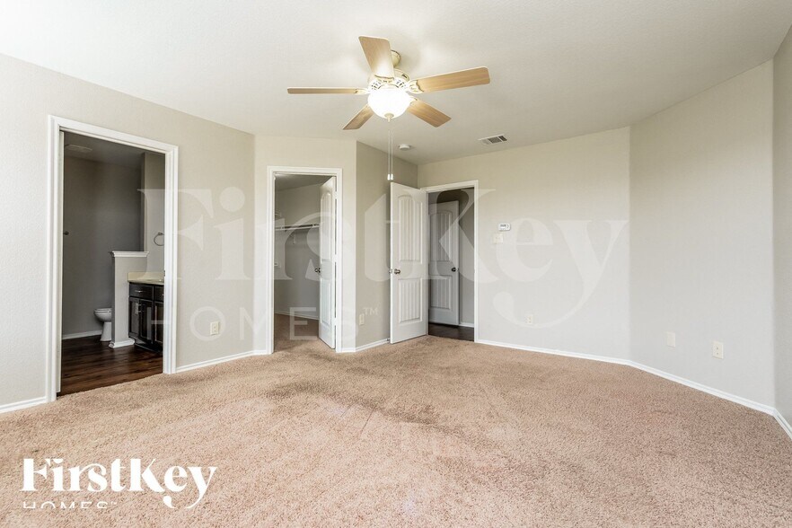 Building Photo - 223 Thoroughbred St