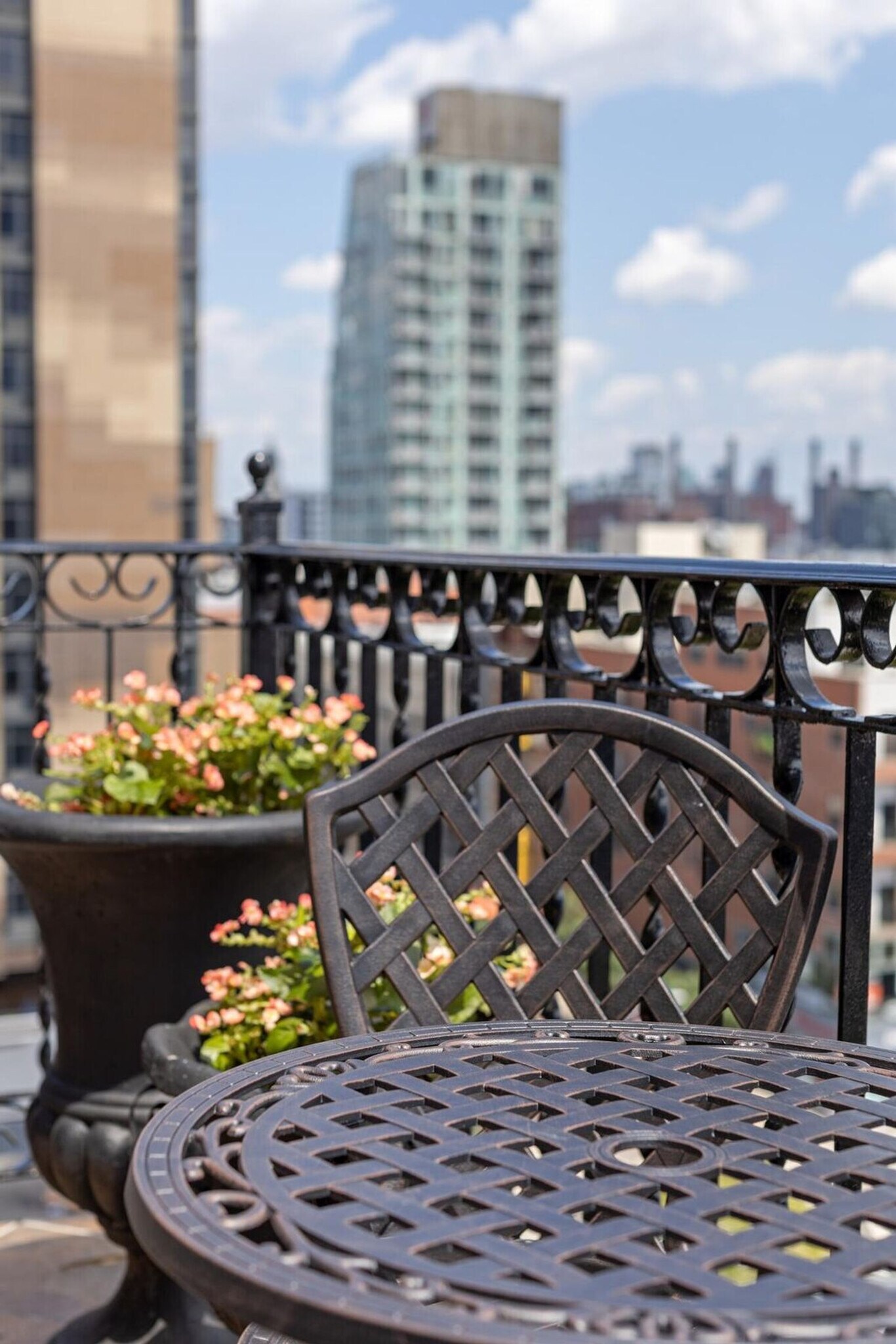 Building Photo - 100 Orchard St