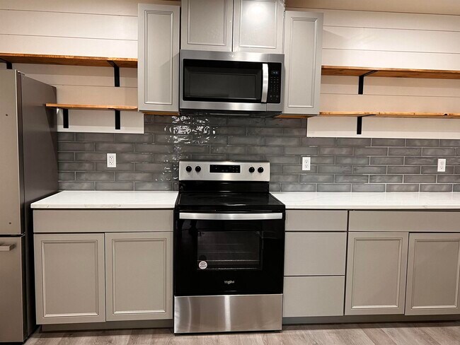 Building Photo - 1218 N Apperson Way