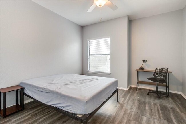 Building Photo - 7340 Skillman St