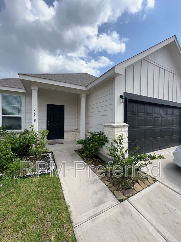 Building Photo - 5618 Finely Run St