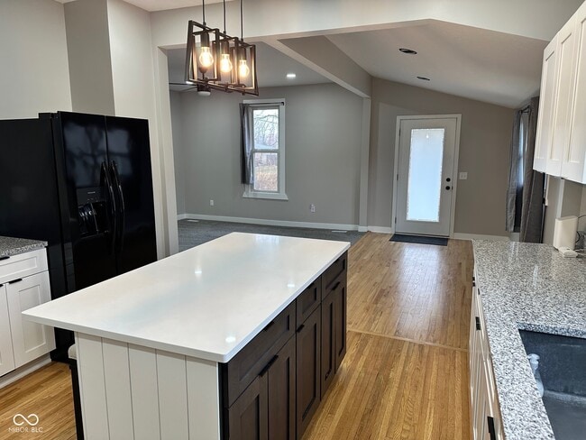 Building Photo - 310 S Nebraska St