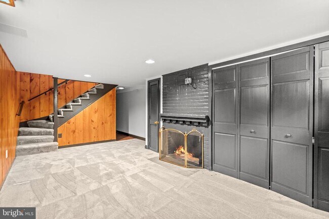 Building Photo - 6045 Edgewood Terrace