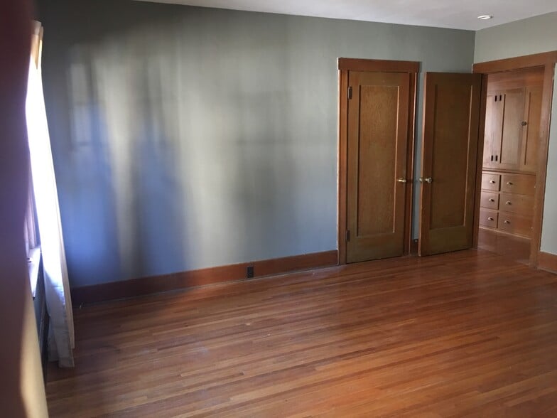 Second bedroom - 862 Allen Ave