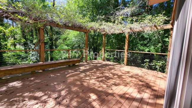 Building Photo - Stunning Home in Tranquil SW Neighborhood