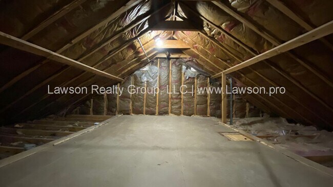 Building Photo - Lovely 4 Bedroom 3 Bath Home in South Roanoke