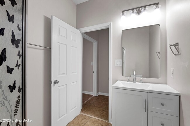 Building Photo - 2726 Brownsboro Rd