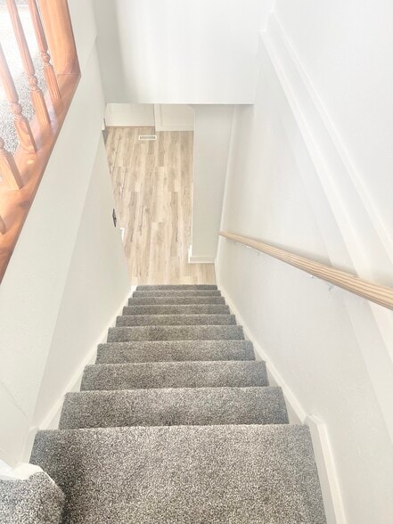 Building Photo - 210 Main St