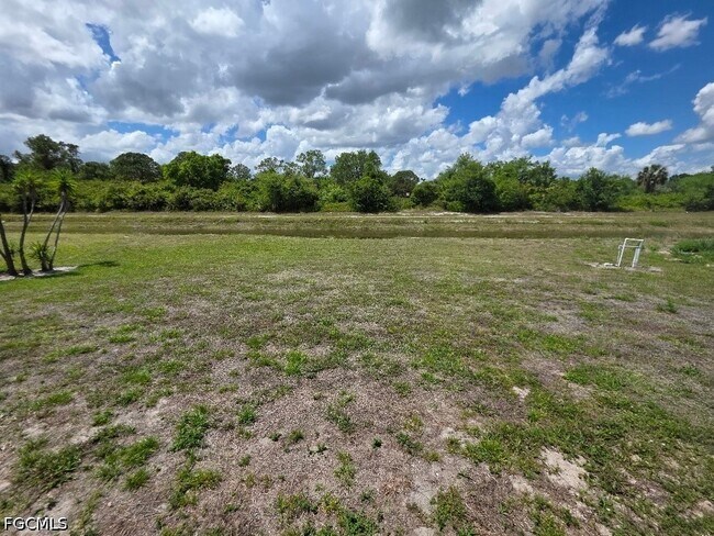 Building Photo - 6135 Higgins Ave