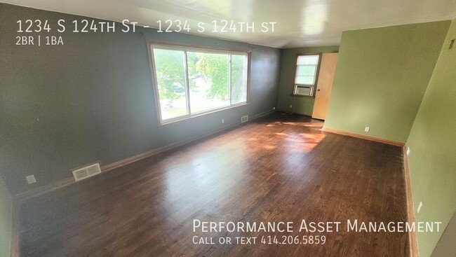 Primary Photo - Charming 2-Bedroom Duplex in West Allis