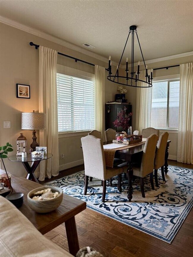 Building Photo - Spacious 4 BD Home with Private Backyard &...