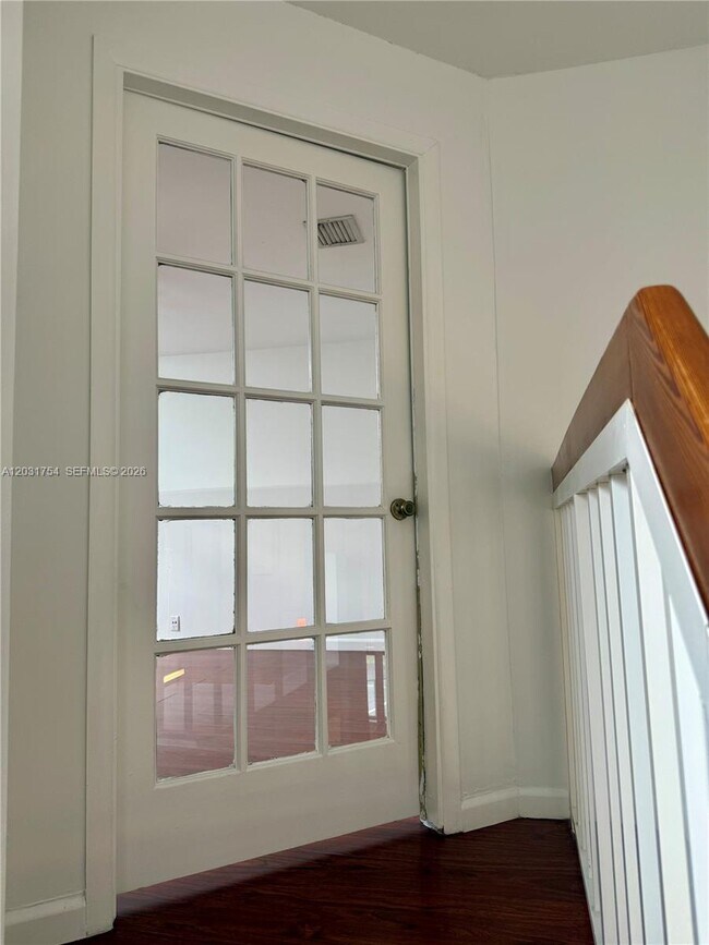 Building Photo - 9435 SW 140th Ct