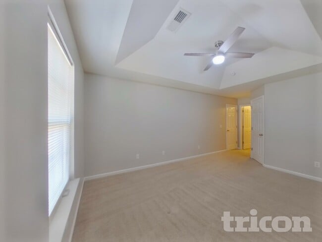 Building Photo - 258 Drooping Leaf Ln