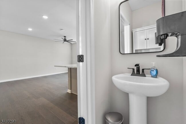 Building Photo - 8 Jessica Ln