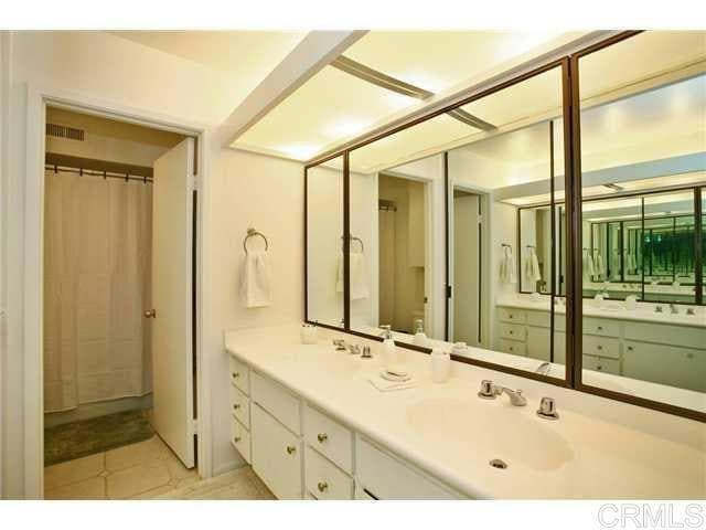 Building Photo - 233 Sea Forest Ct