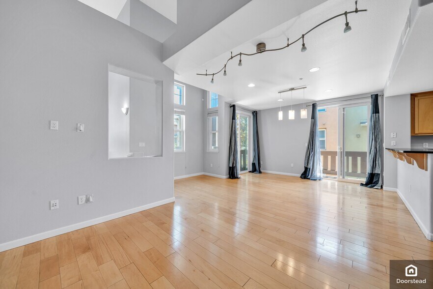 Building Photo - 955 Pavilion Loop