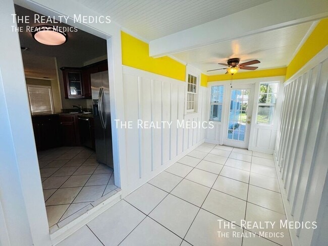 Building Photo - 1332 W Princeton St