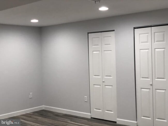 Building Photo - 991 Farm Haven Dr