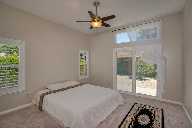Building Photo - 15300 Medella Cir