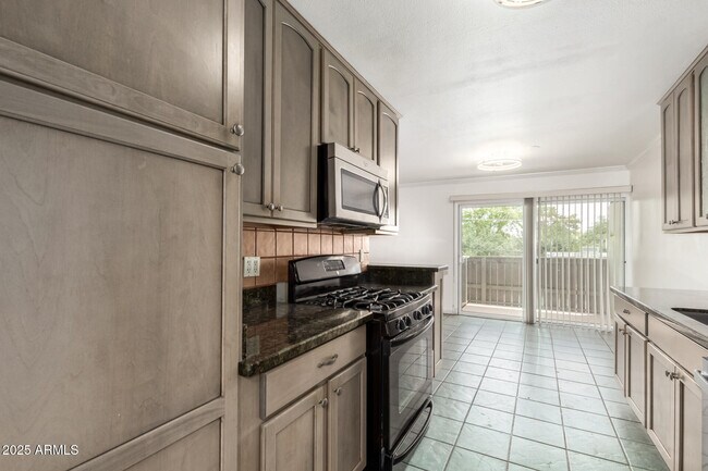 Building Photo - 6767 N 7th St
