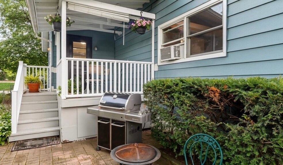 Building Photo - 1034 Chestnut St