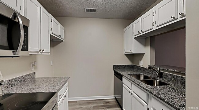 Building Photo - 600 Audubon Lake Dr