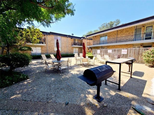 Building Photo - 10248 Regal Oaks Dr