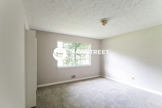 Building Photo - 1731 Tilden Ave