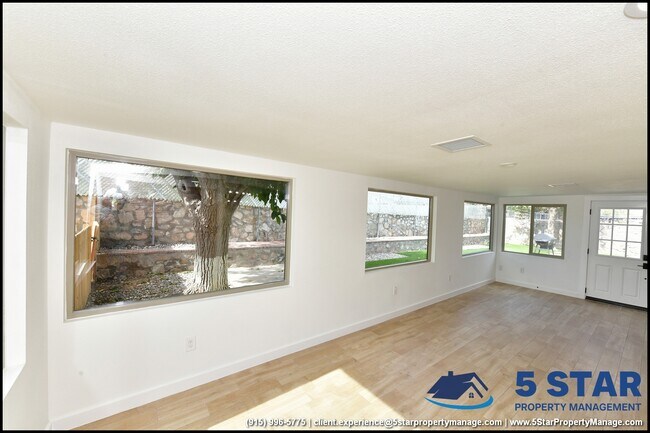 Building Photo - 3217 Wedgewood Dr