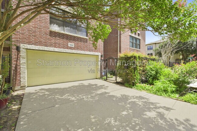 Building Photo - 1604 Reinerman St