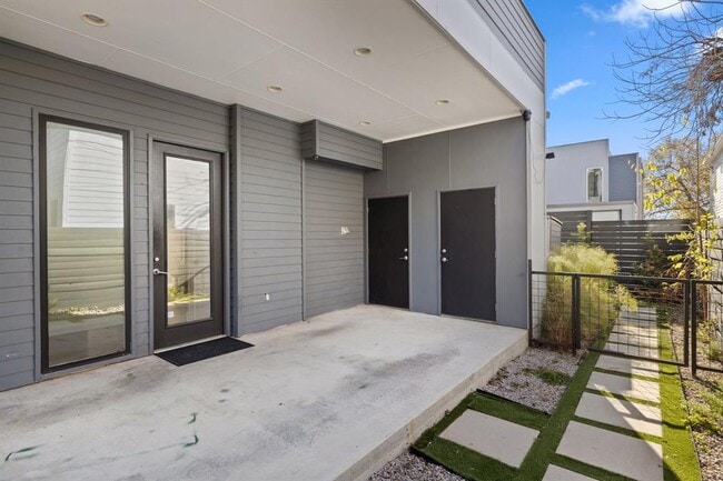 Building Photo - 1904 E 17th St