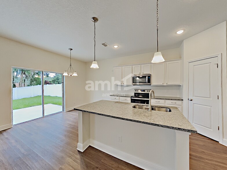 Building Photo - 707 Zarabrooke Ct