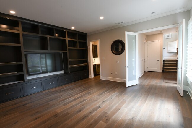 Building Photo - 12775 Bluff Creek Dr