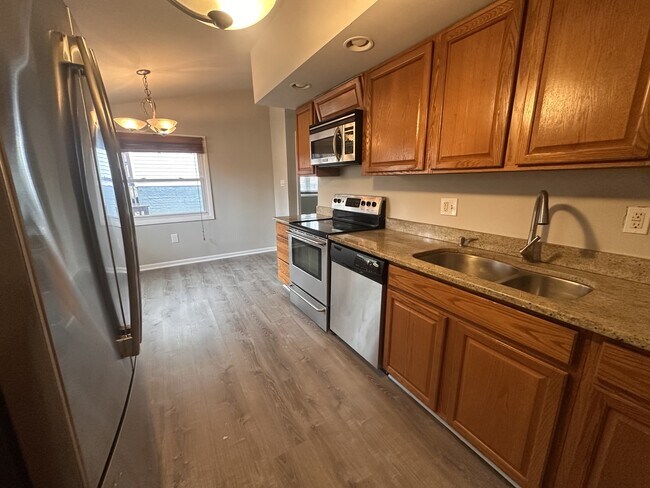 Building Photo - 542 Wagon Trail Rd