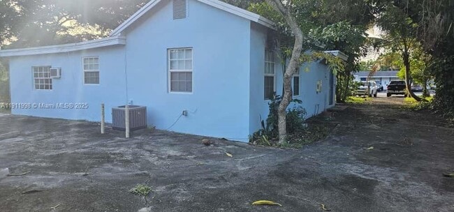 Building Photo - 161 NW 40th St