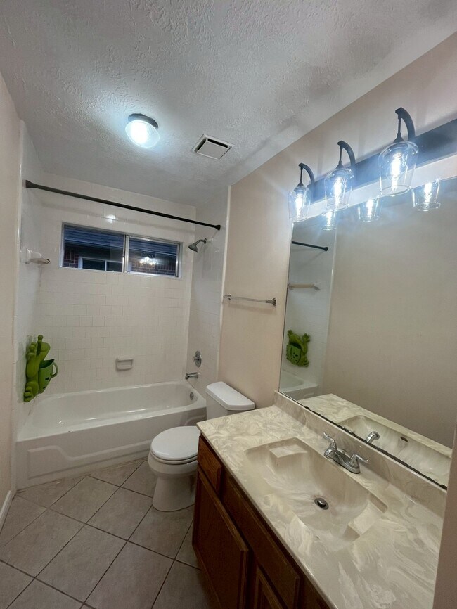 Building Photo - 4823 Pecan Grove Dr