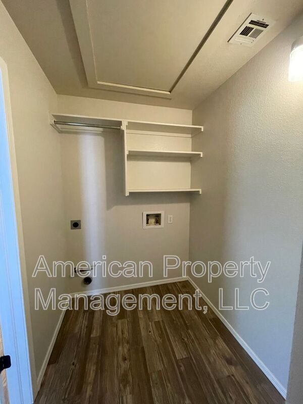 Building Photo - 12946 E 31st Ct