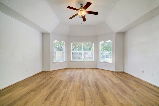 Building Photo - 1807 River Trail