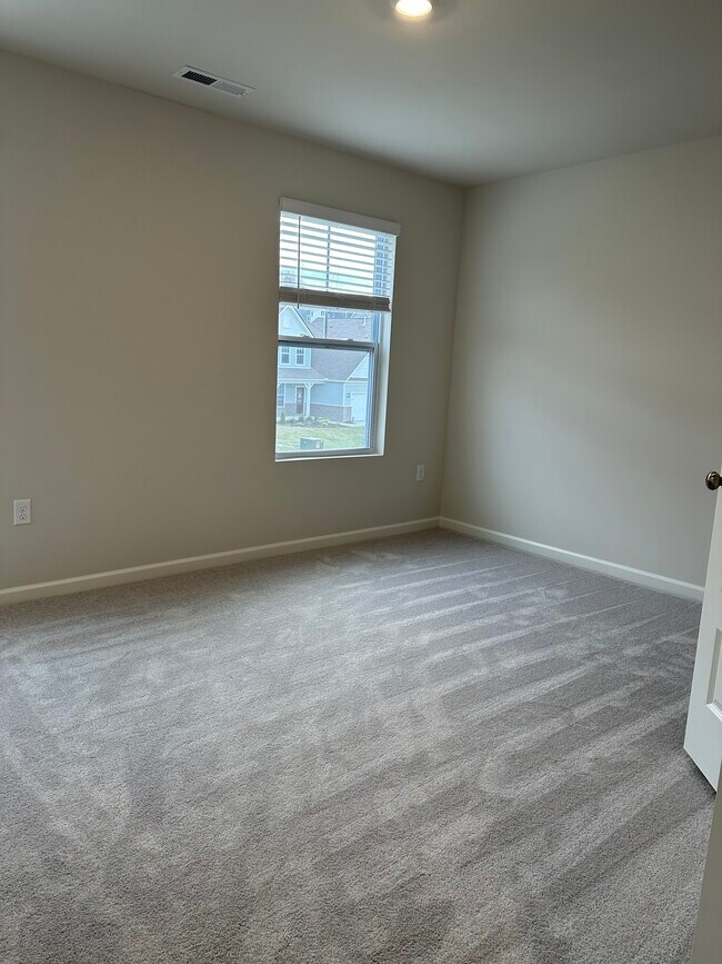 Building Photo - 2252 Robert Gwynne Dr