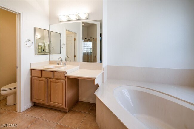 Building Photo - 10248 Santo Nina Ct