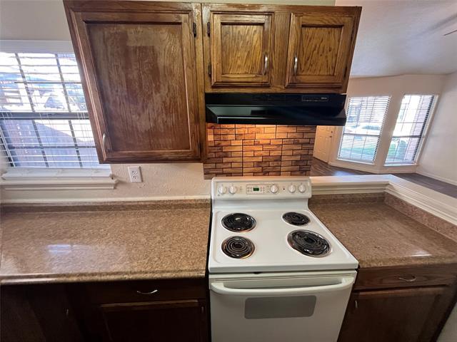 Building Photo - 2450 Sunflower Dr