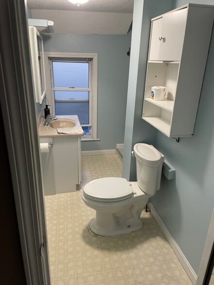 Bathroom - 162 Russell Rd