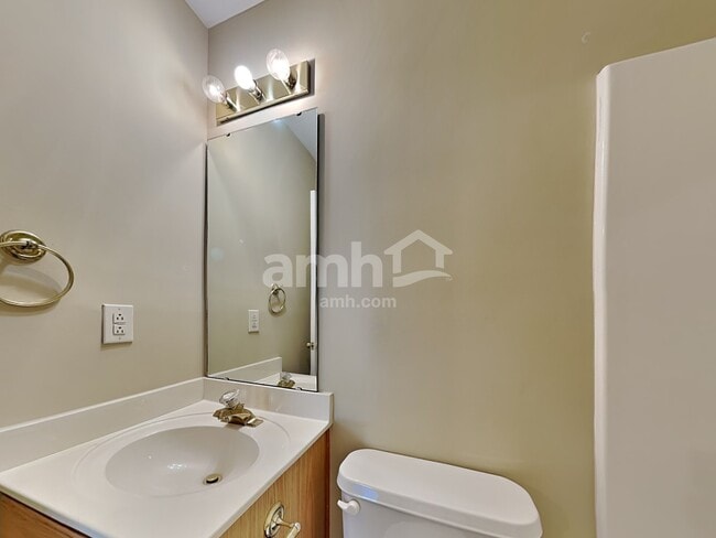 Building Photo - 11016 Treebranch Dr