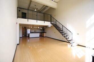 Building Photo - 300 Tijeras Ave NE