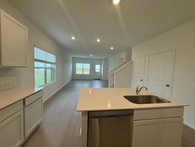 Building Photo - 203 Herald Dr