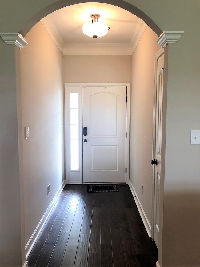 Building Photo - 7054 Summerton Dr