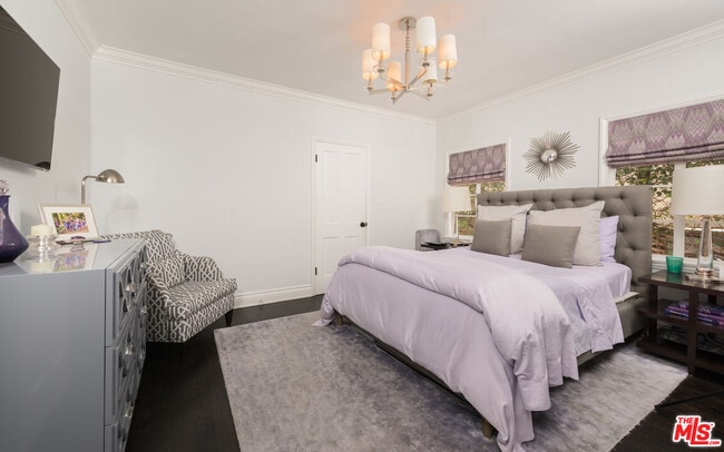 Building Photo - 1515 N Doheny Dr